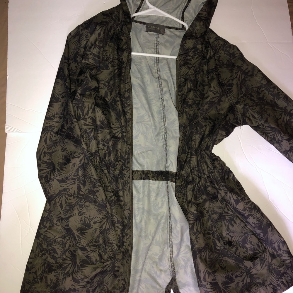 Leave print wind coat